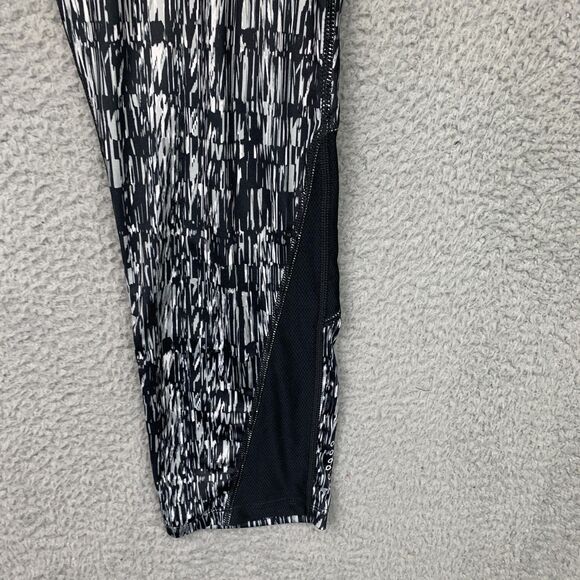 Nike Dri-FIT Pants Womens XL Black White Running Capri Pocket Athleisure - Picture 3 of 14